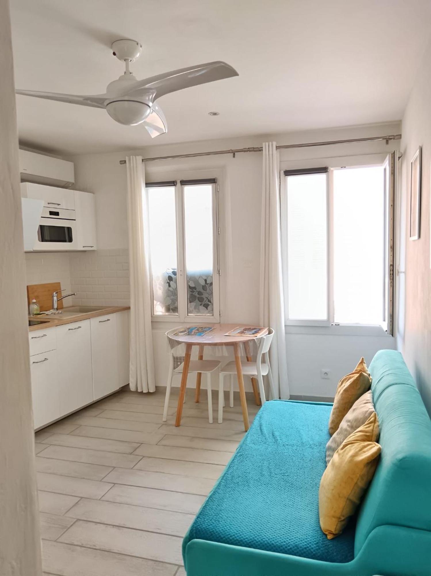 Superbe Studio Sur Le Port Et Rue Pietonne Sanary-sur-Mer Exterior photo