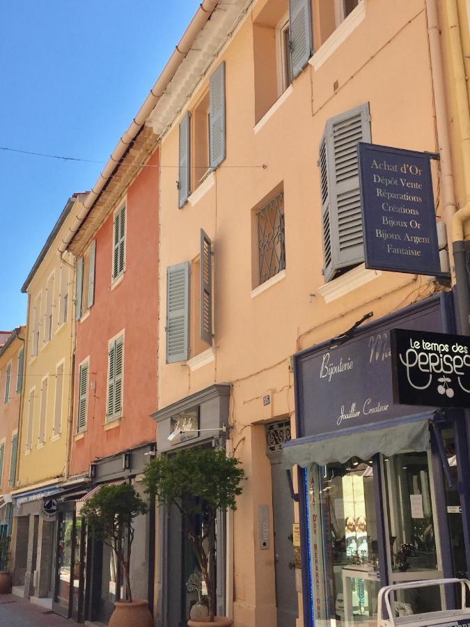 Superbe Studio Sur Le Port Et Rue Pietonne Sanary-sur-Mer Exterior photo